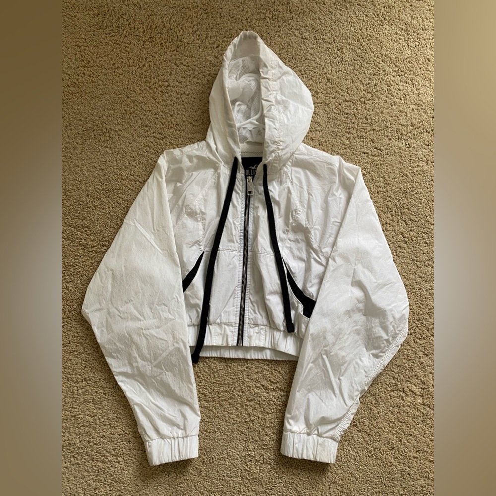 Hollister size M windbreaker. Cropped style